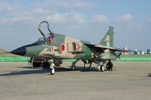 일본 후쿠오카현 쓰이키 비행장에서의 F-1 (2004년)