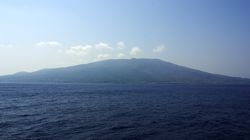 동쪽 해상에서 바라본 미야케섬. 2008년