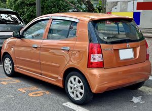 기아 모닝 (전기형) 후측면