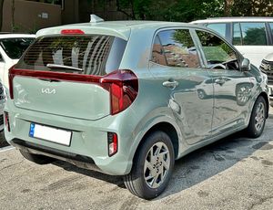 기아 더 뉴 모닝 후측면