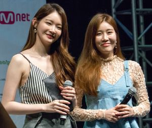 2016년 7월 KCON 로스앤젤레스에서 다비치