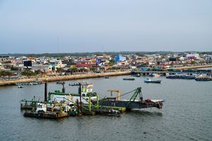 커터 흡입 준설선 Provincia de el Oro No 1, 에콰도르 푸에르토 볼리바르에 있다.