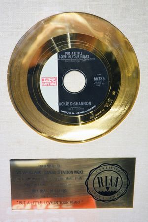 재키 드샤논의 "Put a Little Love in Your Heart"(1968)는 미국에서 골드 인증을 받은 히트 싱글로, 100만 장 이상 판매되었다.