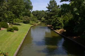 노퍽 식물원의 운하