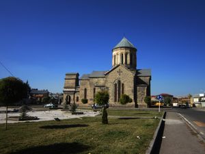 가바르 중심부에 있는 1905년에 문을 연 성모 마리아 대성당