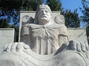 아르타샤트에 있는 티그라네스 2세의 석상