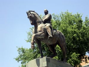 예레반에 있는 바그라먄 원수의 기마상