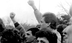 1988년 여름 예레반 오페라 광장에서 나고르노-카라바흐와의 통합을 요구하는 아르메니아인들의 시위