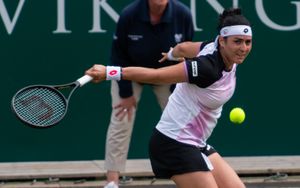 자베르의 백핸드 슬라이스