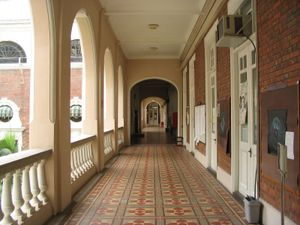 메인 빌딩 복도