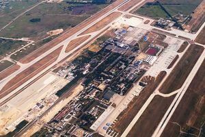 공항 부지의 항공 전경