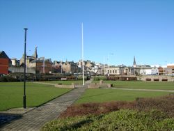 자원 봉사자들의 그린으로 알려진 공유 무어의 잔해