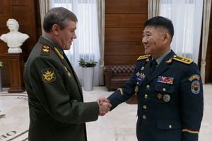 게라시모프와 몽골 참모총장 아이유신 간바트, 2019년 8월 16일