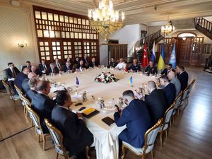 이스탄불 협상 테이블에 참석한 4개국 대표