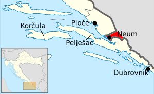 흰색은 크로아티아령. 빨간색은 보스니아 헤르체고비나의 유일한 해안 도시 네움.