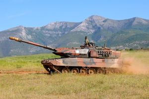 2021년 훈련 중인 그리스 레오파르트 2A6