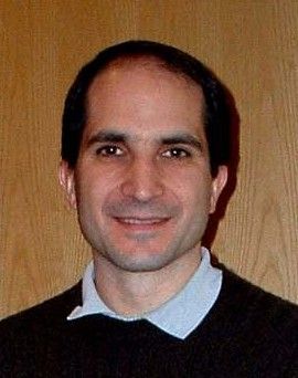 후안 말다세나는 1997년 말에 AdS/CFT 대응성을 처음 제안했다.