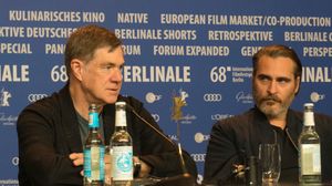 반 산트와 호아킨 피닉스는 영화 돈 워리 (2018년 베를린 영화제)의 기자 회견에 참석했다.