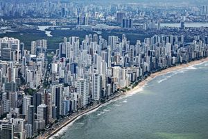 고층 빌딩이 있는 헤시피.