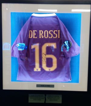 데 로시의 16번 유니폼