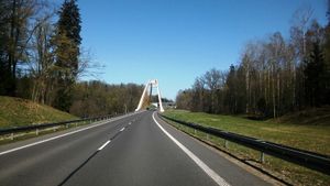 S22 (칼리닌그라드주 국경 인근): 단일 차선 고속도로; 오른쪽에서 두 번째 차선 공간 확보