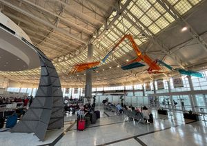 공항 터미널 내부