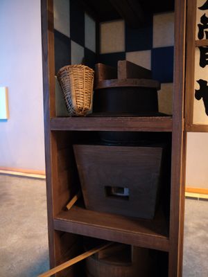 소바 포장마차에는 화로 등이 있어 면을 삶는 등 간단한 조리가 가능한 주방 기능이 있었다.