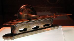 니앤, 법문사의 유물