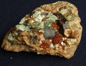 스페사르틴(붉은 광물)