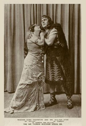 월터 하이드와 에드나 손튼이 토마스 비첨 경이 지휘하는 1919년 런던 삼손과 데릴라 공연에서