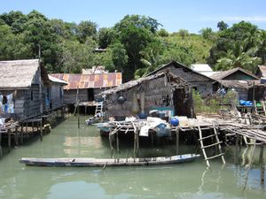인도네시아 술라웨시 남서부의 사마-바자우족 마을인 보코리
