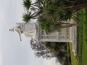 빅토리아 여왕의 동상