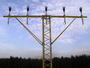 아우렐 블라이쿠 국제공항의 접근등화 시스템.