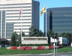 래리탄 센터는 2300acre 규모의 비즈니스 단지이다.