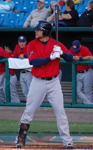 데이비스가 2010년 오클라호마시티 레드호크스에서 타격하는 모습