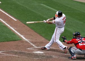 2012년 워싱턴 내셔널스와의 경기에서 스윙하는 데이비스