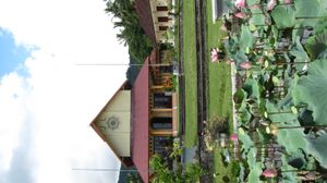 북부 해안의 탄중 근처에 있는 불교 사원