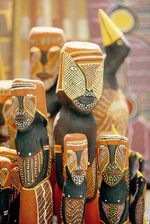 티위 섬 장식 조각, 2005.