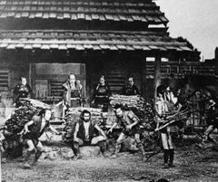 앞줄 왼쪽부터 후지와라 카마타리, 미후네 도시로, 치아키 미노루, 우에하라 미사