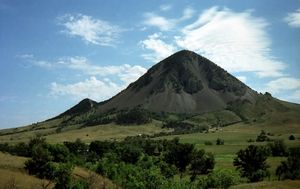 Bear Butte, 30개 이상의 평원 부족에게 신성한 장소이다.