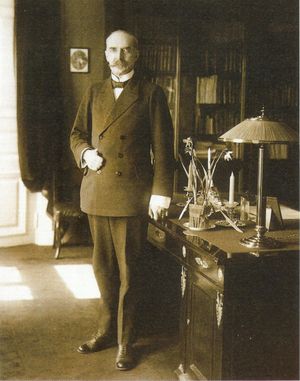 1919년 사무실에 있는 핀란드 초대 대통령 카를로 유호 스톨베리