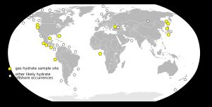 1996년 미국 지질 조사소의 조사에 따른 하이드레이트 분포도 (노란색 점이 가스 하이드레이트를 나타냄)