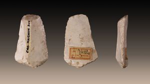 크로마뇽인의 스크레이퍼, 루이 라테 수집품, 툴루즈 박물관