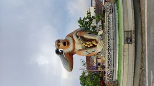 반자르마신의 랜드마크인 베칸탄 동상