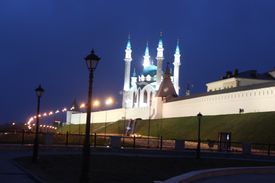 밤의 쿨-샤리프 모스크. 미나렛이 환상적인 아름다움을 자아내고 있다.