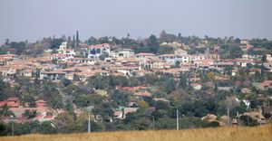 위트뱅크 동부 교외의 레이노 릿지 전경