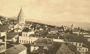 20세기 초 슈샤의 아르메니아 지구 – 가잔체초츠 대성당을 배경으로 – 1920년 아제르바이잔 군부대에 의한 파괴 전