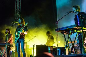 2015년 9월 롤라팔루자에서 공연하는 테임 임팔라