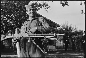 M37 경기관총을 든 체트니크