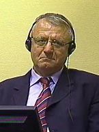 보이슬라프 셰셸이 ICTY에서 재판을 받고 있다.